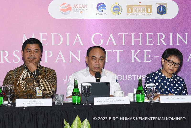 Menkominfo Budi Arie Setiadi dalam Media Gathering Pelaksanaan KTT Ke/43 ASEAN bersama Forum Pemred di Hutan Kota Plataran, Senayan Jakarta Pusat, Senin (28/08/2023).
